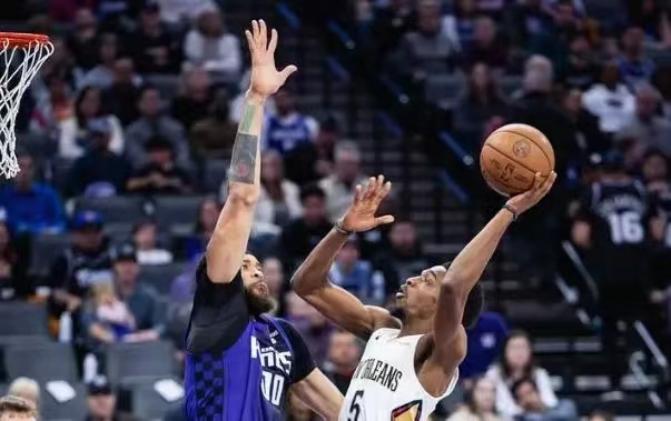 风暴娱乐官方：鹈鹕最多领先50分四杀国王：锡安伤停 福克斯10中1赛季最差